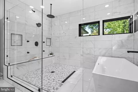 Bath - 1843 Rhode Island Ave, Mclean, VA 22101 photo 5 of 7