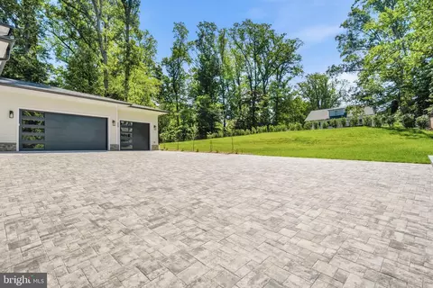 Exterior - 1843 Rhode Island Ave, Mclean, VA 22101 photo 3 of 21