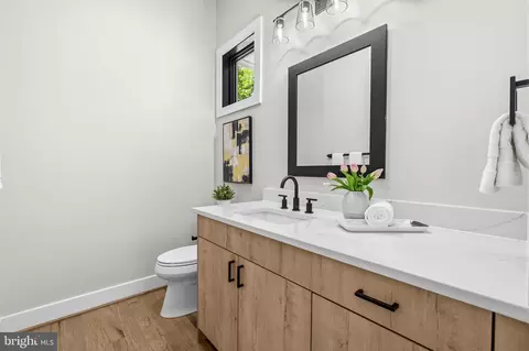 Bath - 1843 Rhode Island Ave, Mclean, VA 22101 photo 7 of 7