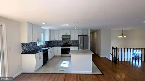 Kitchen - 2929 Ashdown Forest Dr, Herndon, VA 20171 photo 2 of 2