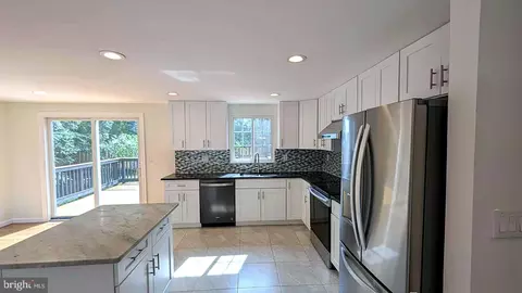 Kitchen - 2929 Ashdown Forest Dr, Herndon, VA 20171 photo 1 of 2