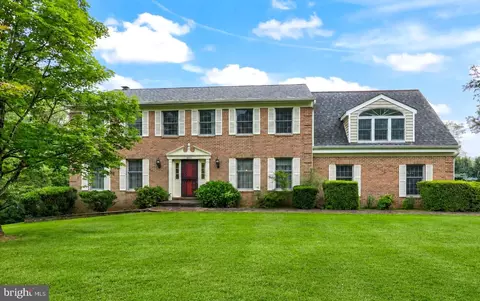 10915 Belgravia Ct, Great Falls, VA 22066