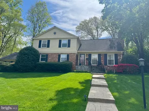 6527 Bay Tree Ct, Falls Church, VA 22041