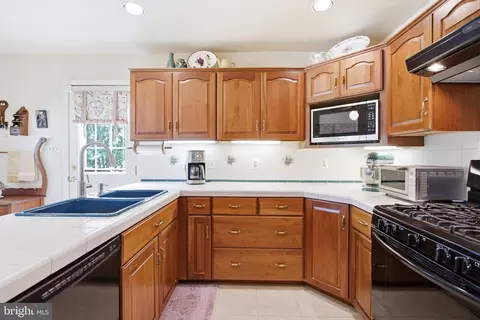6104 Rivanna Dr, Springfield, VA 22150 photo 30