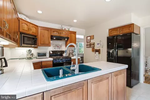 6104 Rivanna Dr, Springfield, VA 22150 photo 31