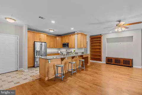 1701 Lake Shore Crest Dr #21, Reston, VA 20190