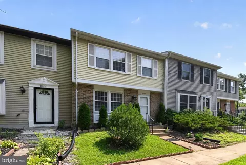 8307 Pondside Ter, Alexandria, VA 22309