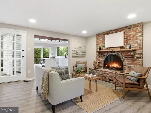 Living - 8061 Athena St, Springfield, VA 22153 photo 3 of 6