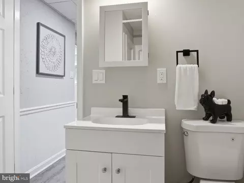 Bath - 8061 Athena St, Springfield, VA 22153 photo 3 of 4