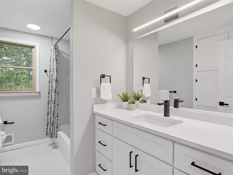 Bath - 8061 Athena St, Springfield, VA 22153 photo 2 of 4