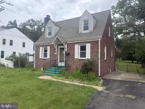 2414 Fairview Dr, Alexandria, VA 22306