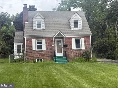 2414 Fairview Dr, Alexandria, VA 22306