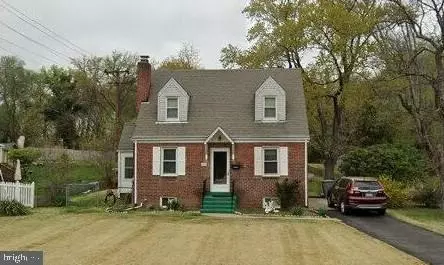 2414 Fairview Dr, Alexandria, VA 22306
