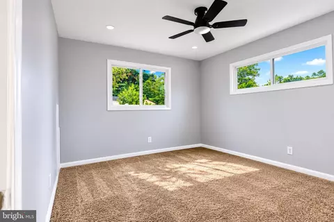 Bedroom - 5712 Ash Dr, Springfield, VA 22150 photo 6 of 8