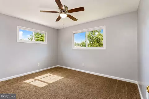 Bedroom - 5712 Ash Dr, Springfield, VA 22150 photo 3 of 8