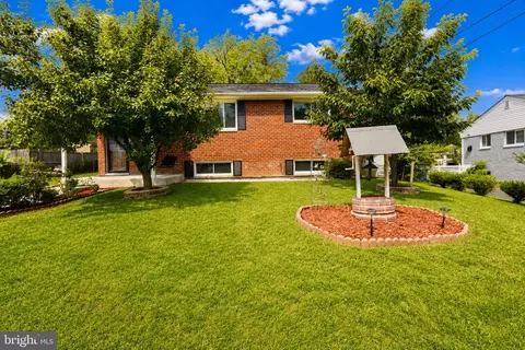 Exterior - 5712 Ash Dr, Springfield, VA 22150 photo 8 of 8