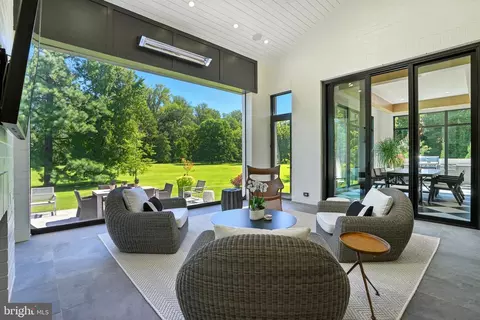 Exterior - 1200 Jossie Ln, Mclean, VA 22102 photo 4 of 6