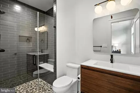 Bath - 1200 Jossie Ln, Mclean, VA 22102 photo 6 of 6