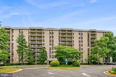 3101 S Manchester St #510, Falls Church, VA 22044