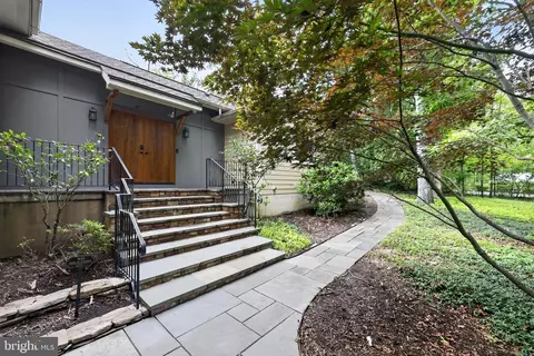 3725 Linda Ln, Annandale, VA 22003