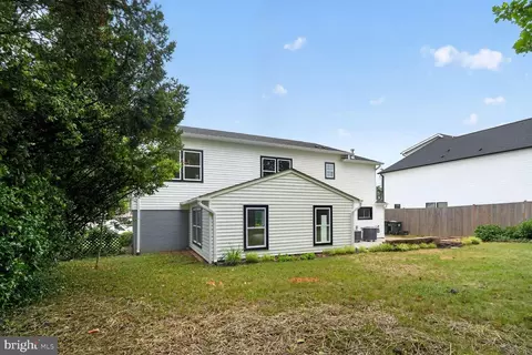 Exterior - 7304 Dickenson St, Springfield, VA 22150 photo 8 of 9