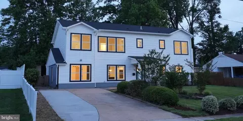 Exterior - 7304 Dickenson St, Springfield, VA 22150 photo 5 of 9