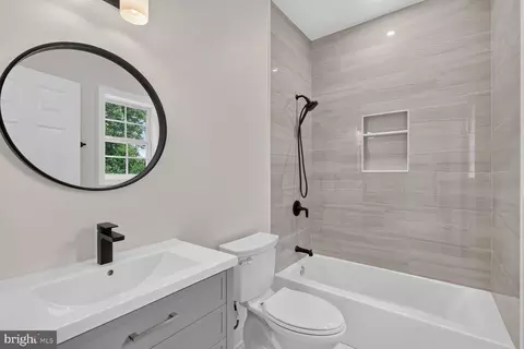 Bath - 7304 Dickenson St, Springfield, VA 22150 photo 3 of 7