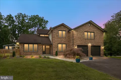 353 Gallop Wood Pl, Great Falls, VA 22066