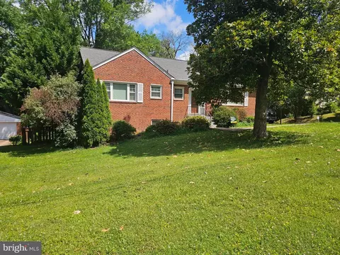 3058 Hazelton St, Falls Church, VA 22044