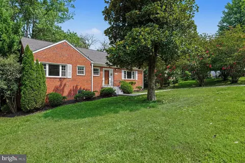 3058 Hazelton St, Falls Church, VA 22044