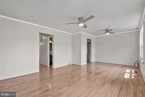 Living - 4151 Hamlin Ct, Chantilly, VA 20151 photo 2 of 8