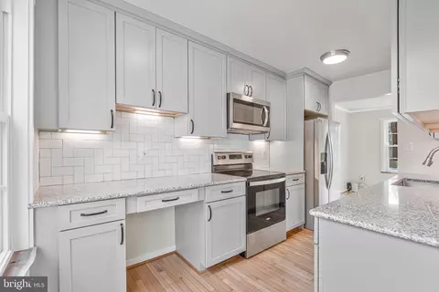Kitchen - 4151 Hamlin Ct, Chantilly, VA 20151 photo 1 of 3