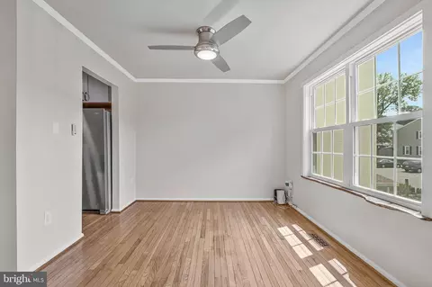 Living - 4151 Hamlin Ct, Chantilly, VA 20151 photo 1 of 8
