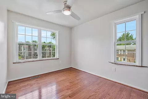 Bedroom - 4151 Hamlin Ct, Chantilly, VA 20151 photo 3 of 3
