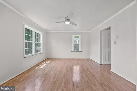 Living - 4151 Hamlin Ct, Chantilly, VA 20151 photo 3 of 8