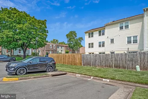 Exterior - 4151 Hamlin Ct, Chantilly, VA 20151 photo 6 of 7