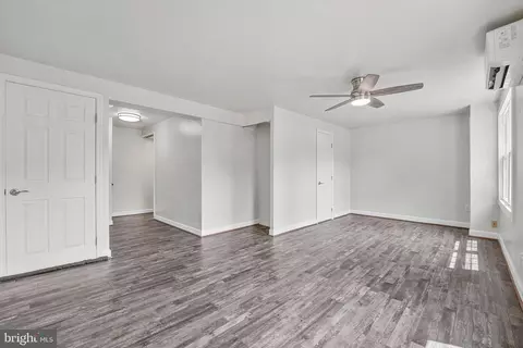 Living - 4151 Hamlin Ct, Chantilly, VA 20151 photo 7 of 8