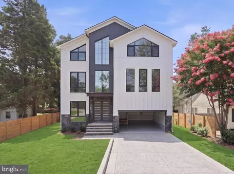 6931 Oak Ridge Rd, Falls Church, VA 22042