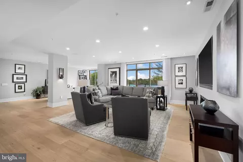 Living - 1450 Emerson Ave #317, Mclean, VA 22101 photo 1 of 3