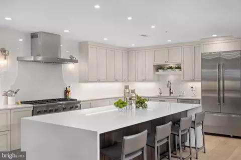 Kitchen - 1450 Emerson Ave #317, Mclean, VA 22101 photo 3 of 6