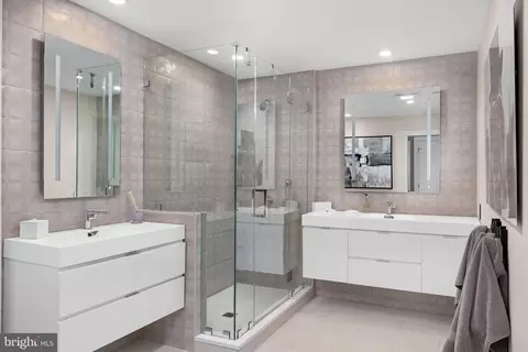 Bath - 1450 Emerson Ave #317, Mclean, VA 22101 photo 2 of 3
