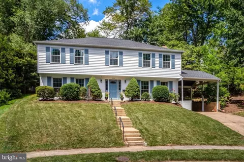 8302 Nightingale Ct, Annandale, VA 22003