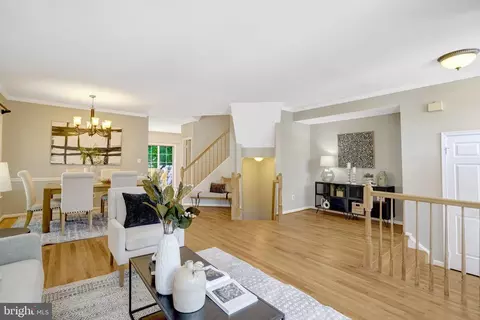 5807 Clapham Rd, Alexandria, VA 22315