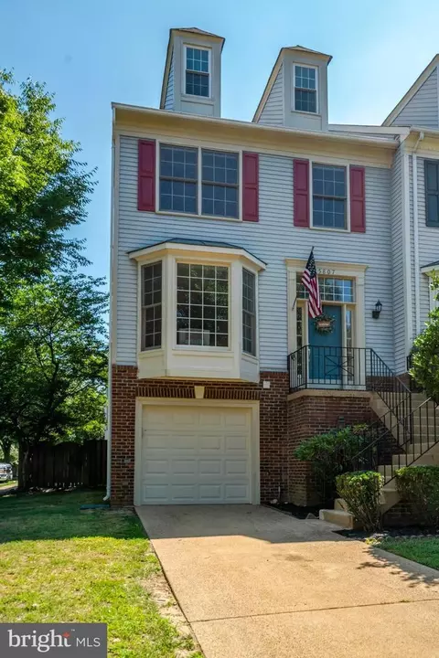 5807 Clapham Rd, Alexandria, VA 22315