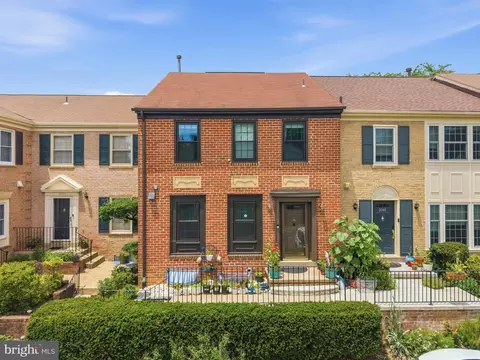 3050 Federal Hill Dr, Falls Church, VA 22044