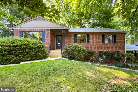 3159 Patrick Henry Dr, Falls Church, VA 22044