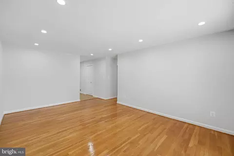 Living - 6922 Sydenstricker Rd, Springfield, VA 22152 photo 8 of 16