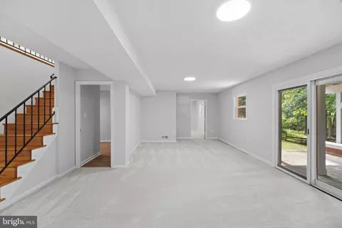Living - 6922 Sydenstricker Rd, Springfield, VA 22152 photo 12 of 16