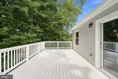 Exterior - 6922 Sydenstricker Rd, Springfield, VA 22152 photo 6 of 13
