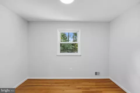 Bedroom - 6922 Sydenstricker Rd, Springfield, VA 22152 photo 5 of 7